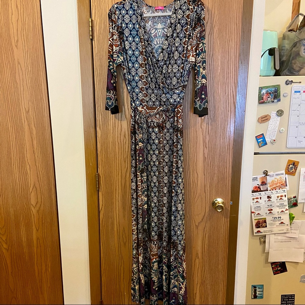 NWOT Beautiful Maxi Dress